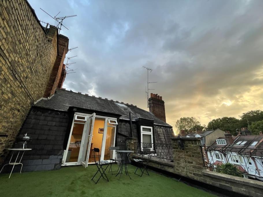 Spacious Two Bedroom Flat In Prestigious Highgate. Londra Esterno foto