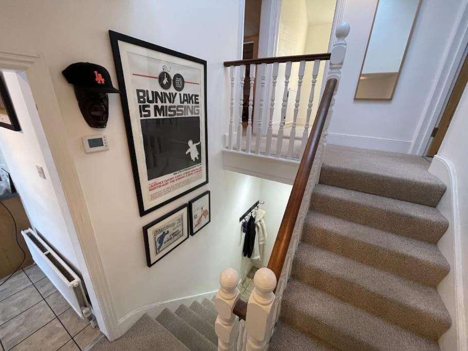 Spacious Two Bedroom Flat In Prestigious Highgate. Londra Esterno foto